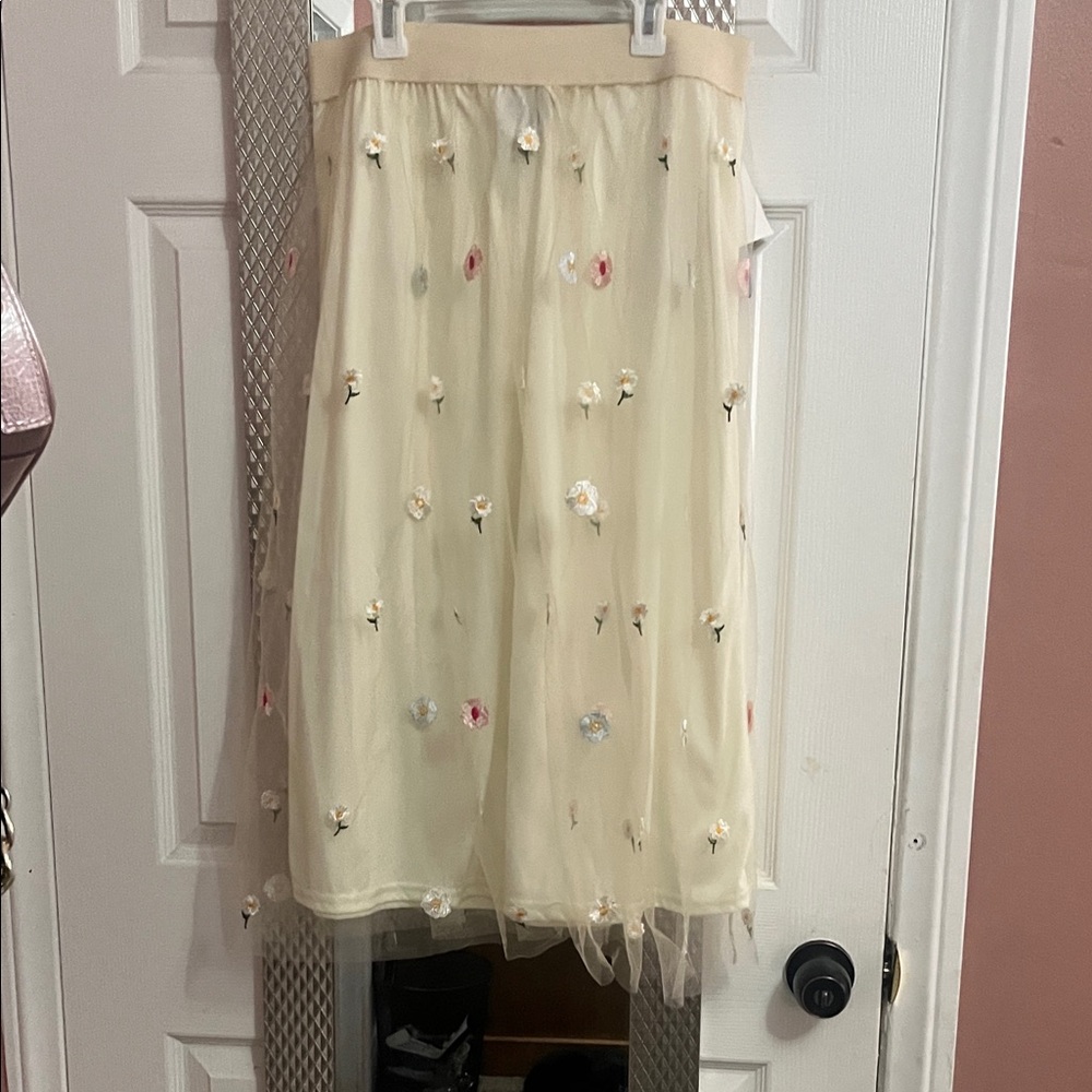 Metro Wear Cream Floral A-Line Skirt